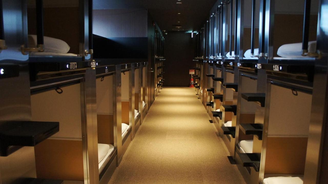Men Only Capsule & Sauna, Bathhouse 男性専用サウナ&カプセル Minami Roppongi Hotel cápsula *